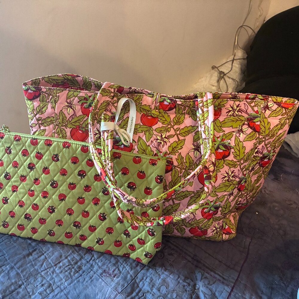 Vera Bradley Tomato Collection Quilted Tote Bag w/ Zipper Pouch